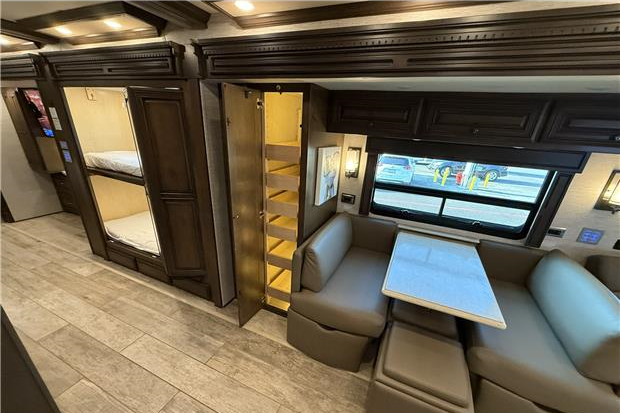 44ft Dutch Star #2197 - interior view 3