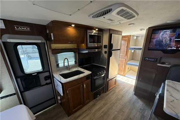 26ft Lance #2200 - rear exterior view
