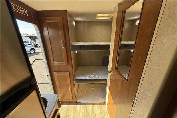 26ft Lance #2200 - interior view 1