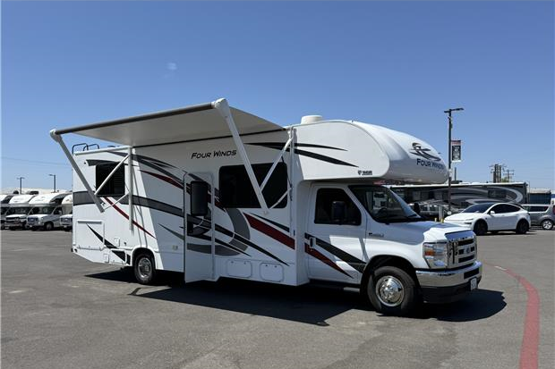 27ft Four Winds #2215 - exterior main view | ShareMyCoach RV Rental