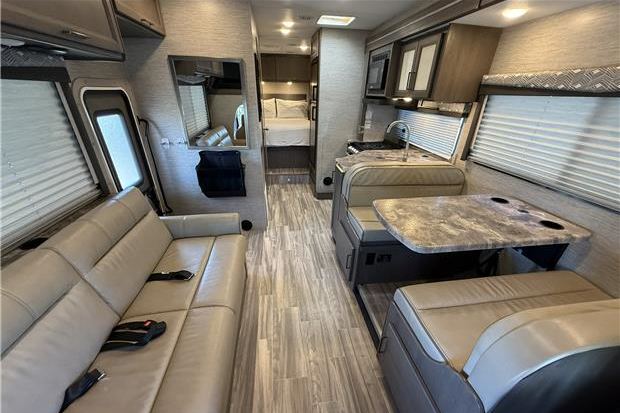 27ft Four Winds #2215 - front exterior view