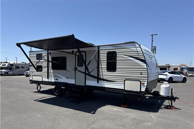 29ft Hideout #2209 - exterior main view | ShareMyCoach RV Rental