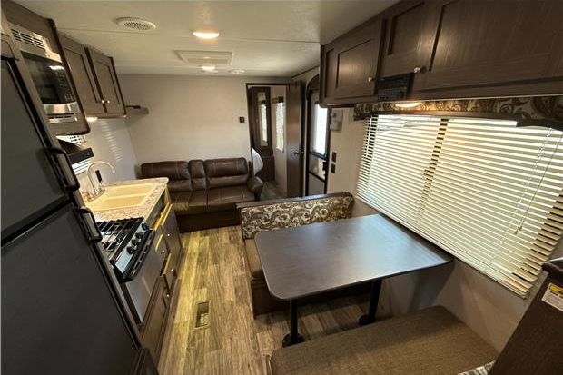 29ft Hideout #2209 - side exterior view