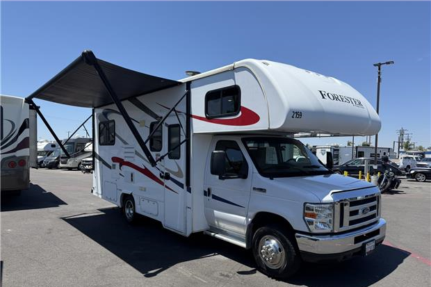 26ft Forester #2159 - exterior main view | ShareMyCoach RV Rental