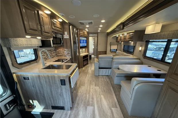 39ft Seneca #2210 - front exterior view