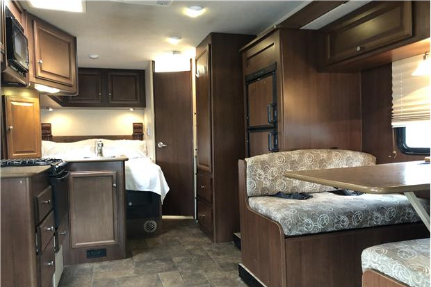 26ft Jamboree 2127 - CA Stanton - RV Rentals | ShareMyCoach