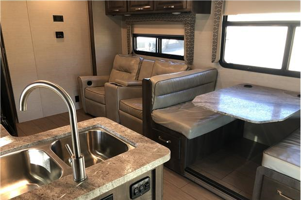 31ft Grayhawk #8032 - front exterior view