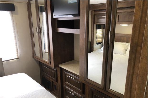 30ft FR3 #2057 - interior view 3