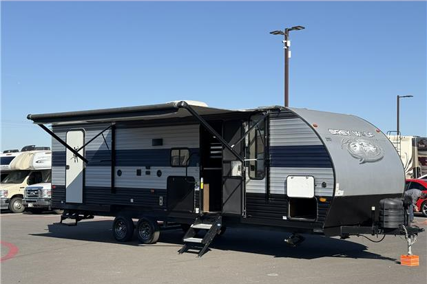 28ft Grey Wolf #2217 - exterior main view | ShareMyCoach RV Rental