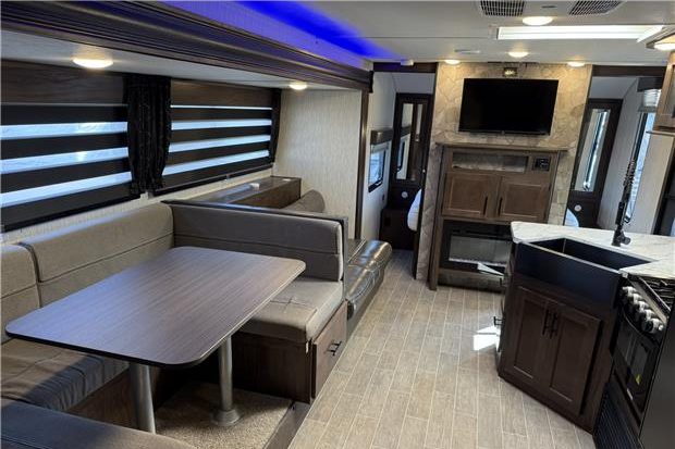 28ft Grey Wolf #2217 - side exterior view