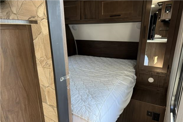 28ft Grey Wolf #2217 - interior view 1